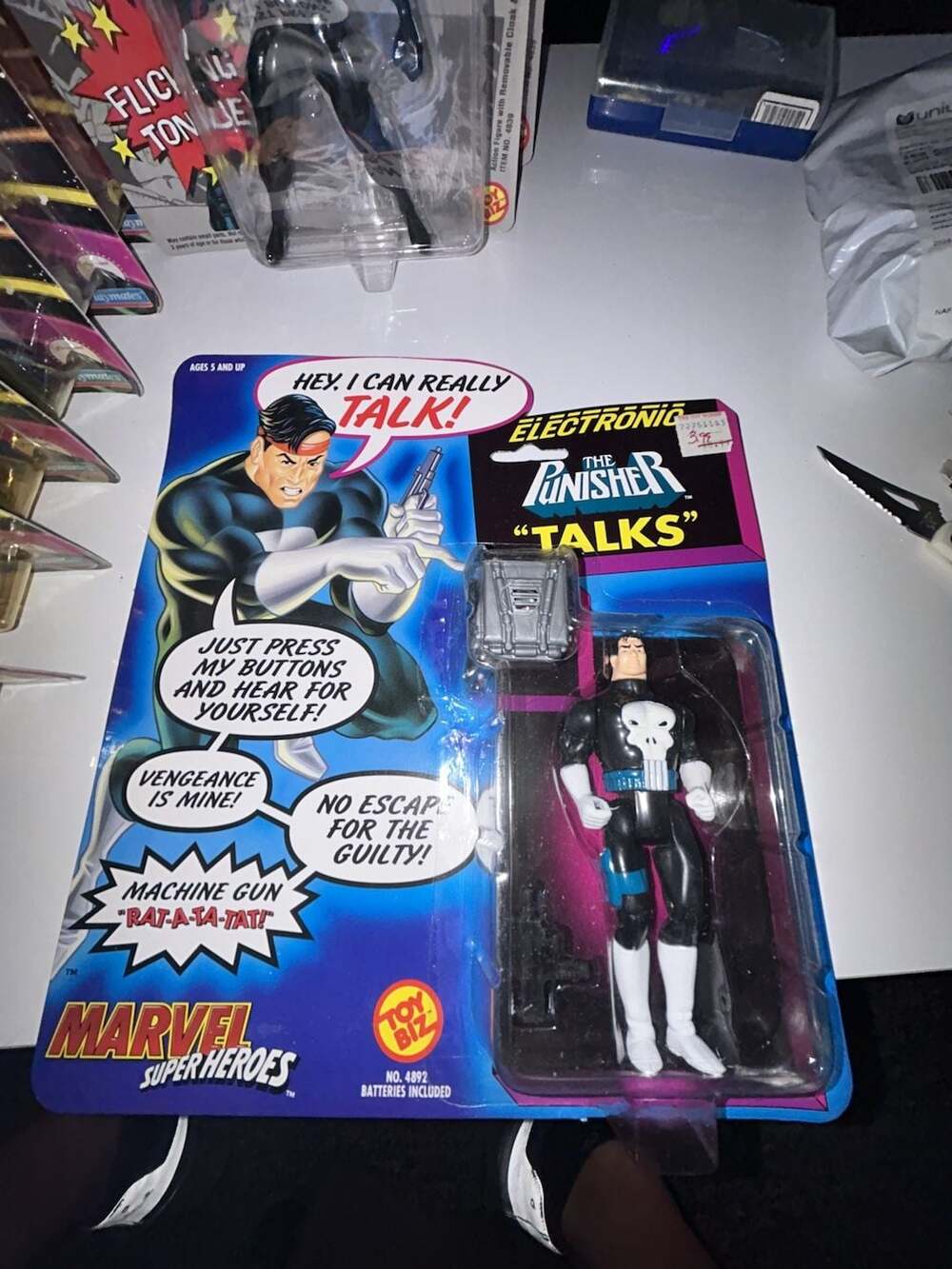 Toy Biz Marvel Super Heroes Electronic The Punisher Talks Action Figure